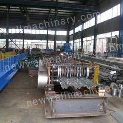 Roll forming machine