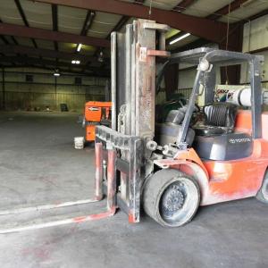 Toyota 14,000 lb Capacity Forklift 7FGCU70 LP Gas