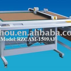 Vacuum Suction plus Auto-feeding Footwear Cutting Solution