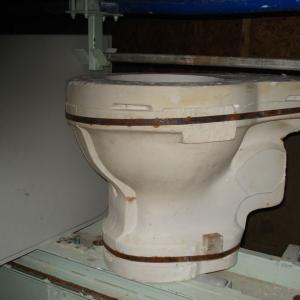 Water closet casting machine