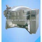 Electric cooking kettle with agitator