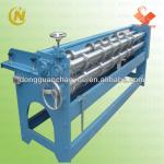 Slitting machine for carton