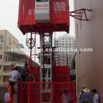 Construction material hoist-