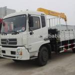 Dongfeng 4X2 truck mounted crane