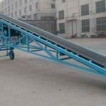 Portable/mobile belt conveyor for transporting cement bags