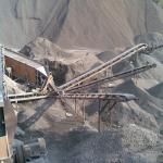 Cement production site using stable structure belt conveyor
