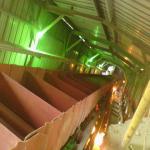 Sidewall conveyor belt for cement conveyor equipment